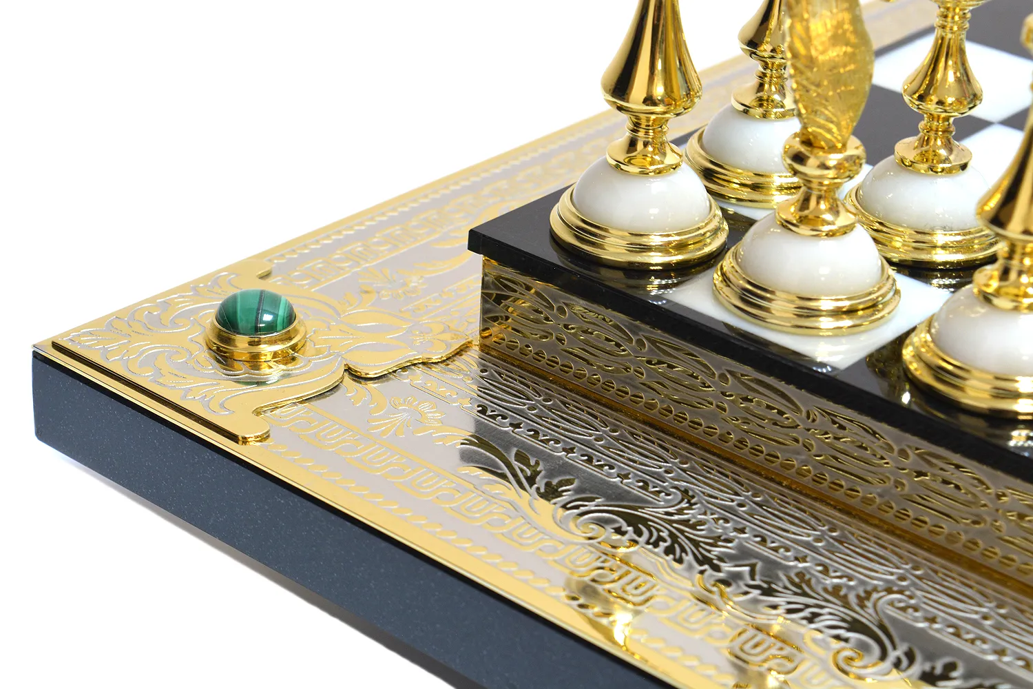 Шахматы из камня с гравировкой "Классические"